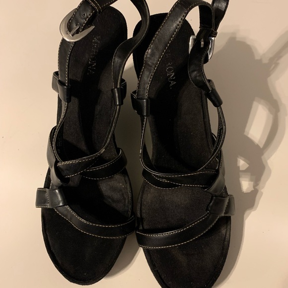 Merona Black Wedge Open Toe Sandals Size 10 - Picture 2 of 11